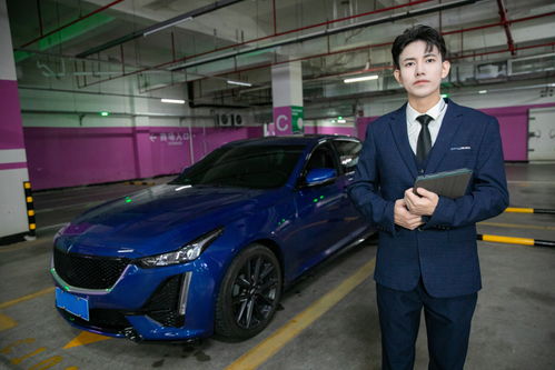 商務(wù)豪車(chē)銷(xiāo)售顧問(wèn)與車(chē)險(xiǎn)攝影 捕捉專(zhuān)業(yè)與品質(zhì)的瞬間